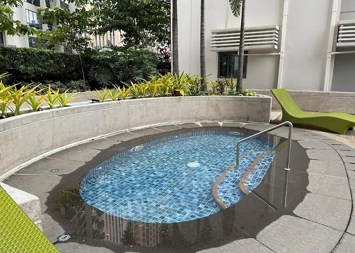 Panoramic Views 2br Family In Mckinley Bgc *
