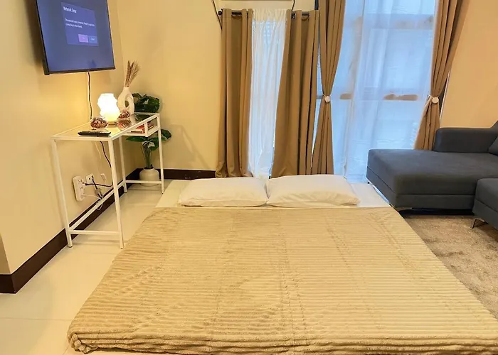 Panoramic Views 2br Family In Mckinley Bgc