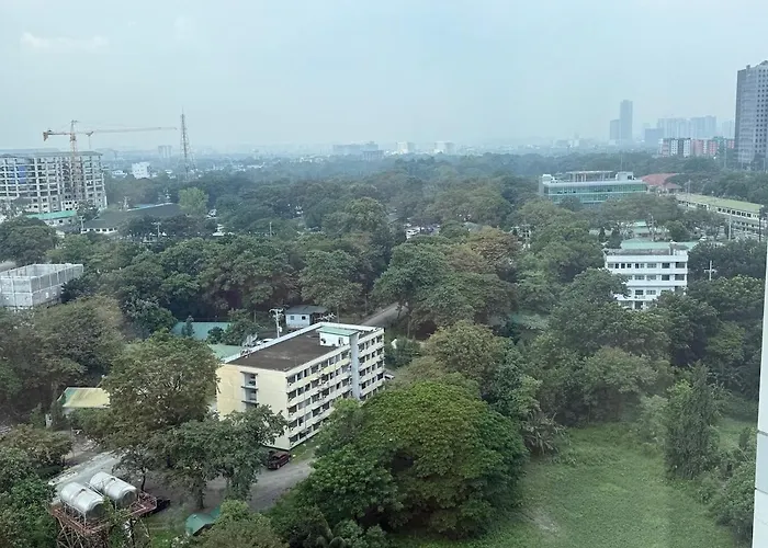 Panoramic Views 2br Family In Mckinley Bgc Apartment *